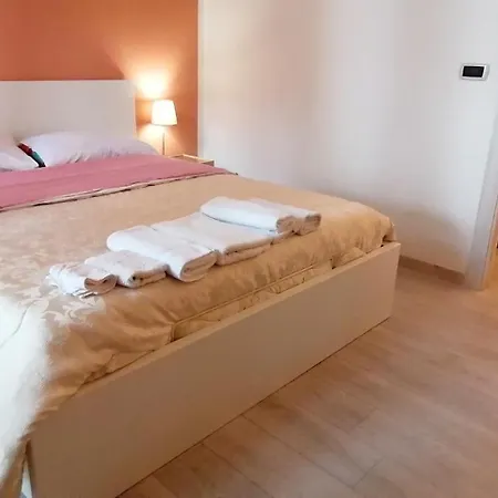 B8 Apartment *